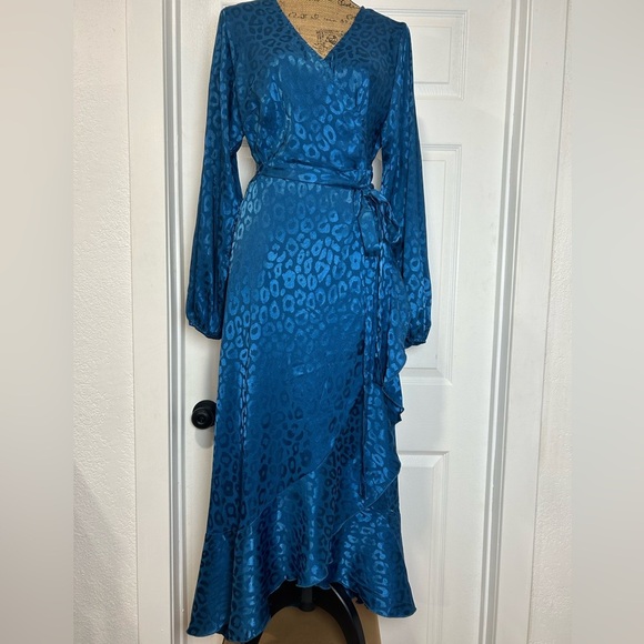 Chic Long Sleeve Blue Leopard Dress - Picture 7 of 8